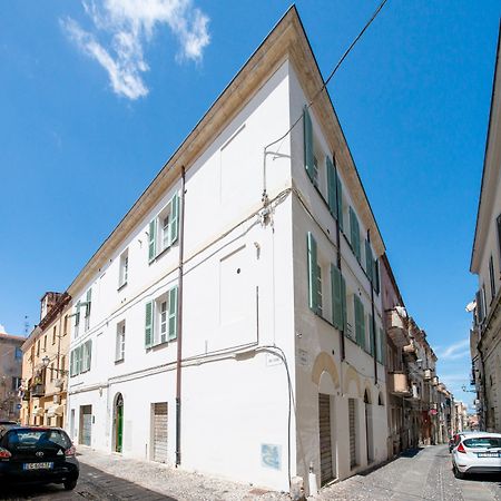 Home Tola Raffinato Appartamento In Centro Sassari Exterior foto